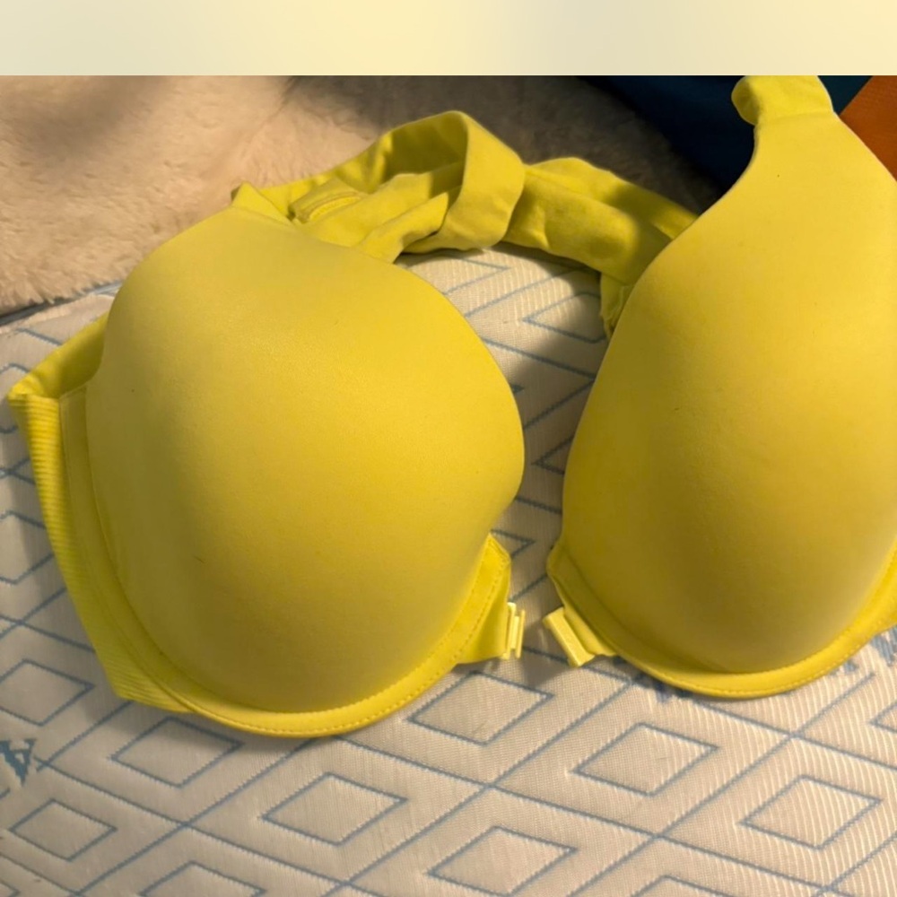SPANX Sunny Yellow T-Shirt Bra with Molded Cups bra-llelujah Rare color